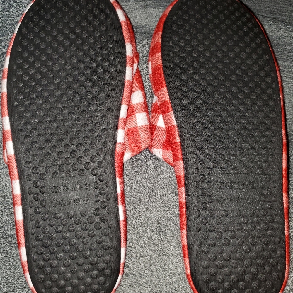 Slippers - Picture 2 of 3